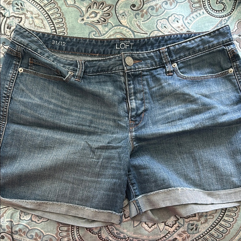 LOFT Women's Blue Denim Shorts - Picture 3 of 5